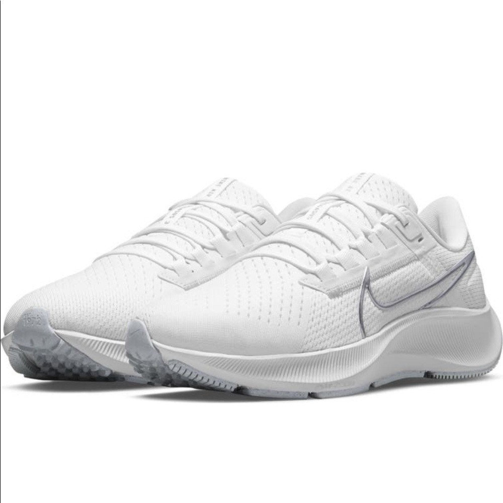 Nike Women's Air Zoom Pegasus 38 Running Shoes